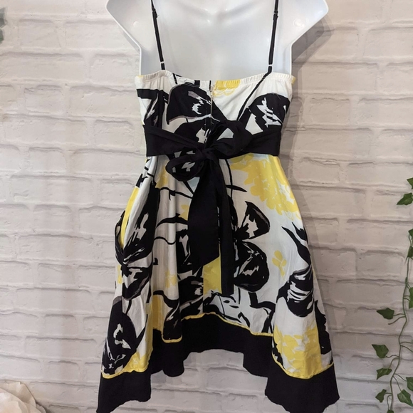 Sweetheart neckline floral dress - Picture 3 of 4